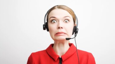 What are the health risks to a call center employee?