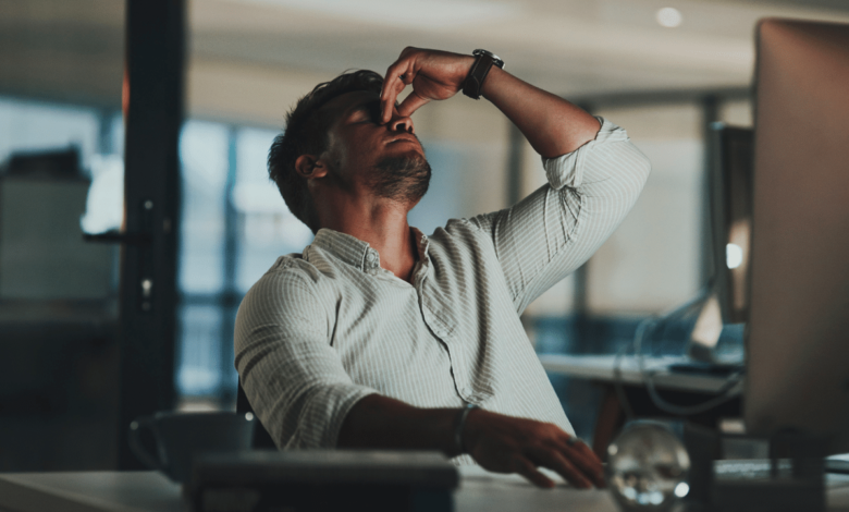 كيف يمكنك الاحتفاظ بموظفيك على المدى الطويل؟..نصائح لتحسين رضا موظف خدمة العملاء