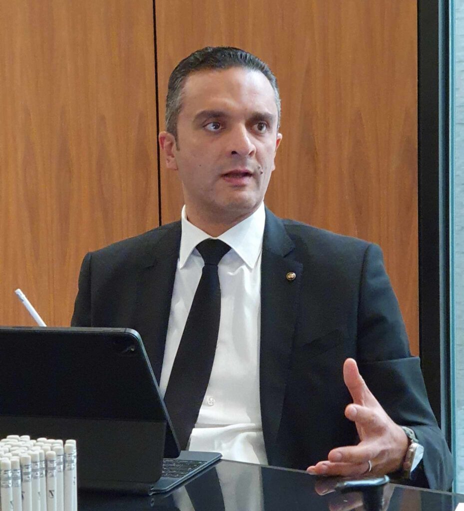 الرئيس التنفيذي لـ"ماجد الفطيم للتجزئة": نتيح خدمة العملاء وفق ضوابط تركز على اسعاد عملائنا