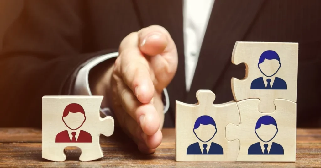 الموظف السلبي.. كيف تتعامل معه وتمنعه من افساد باقي الموظفين