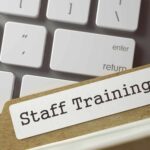 طرق مهمة لتسريع وصول موظفي خدمة العملاء الجدد لمستوى الكفاءة