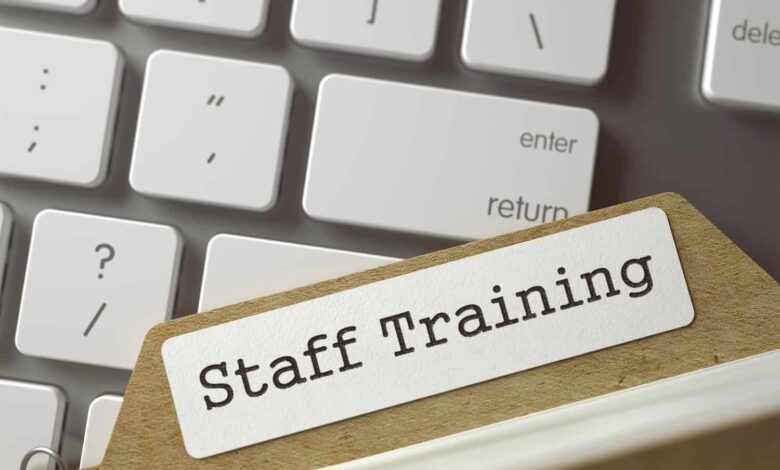 طرق مهمة لتسريع وصول موظفي خدمة العملاء الجدد لمستوى الكفاءة